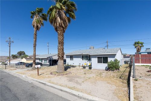 571 Lillian, Barstow, CA, 92311 | Card Image