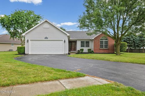 700 Hunters Creek Dr, Findlay, OH, 45840-6488 | Card Image