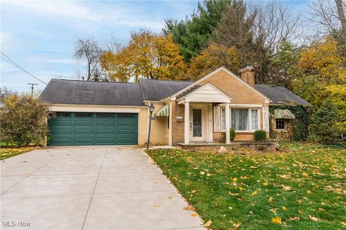 1129 Stratford Ave Ne, Massillon, OH, 44646-4161 | Card Image