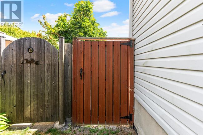 343 Sunrise Cres, House other with 4 bedrooms, 3 bathrooms and 4 parking in Kingston ON | Image 41
