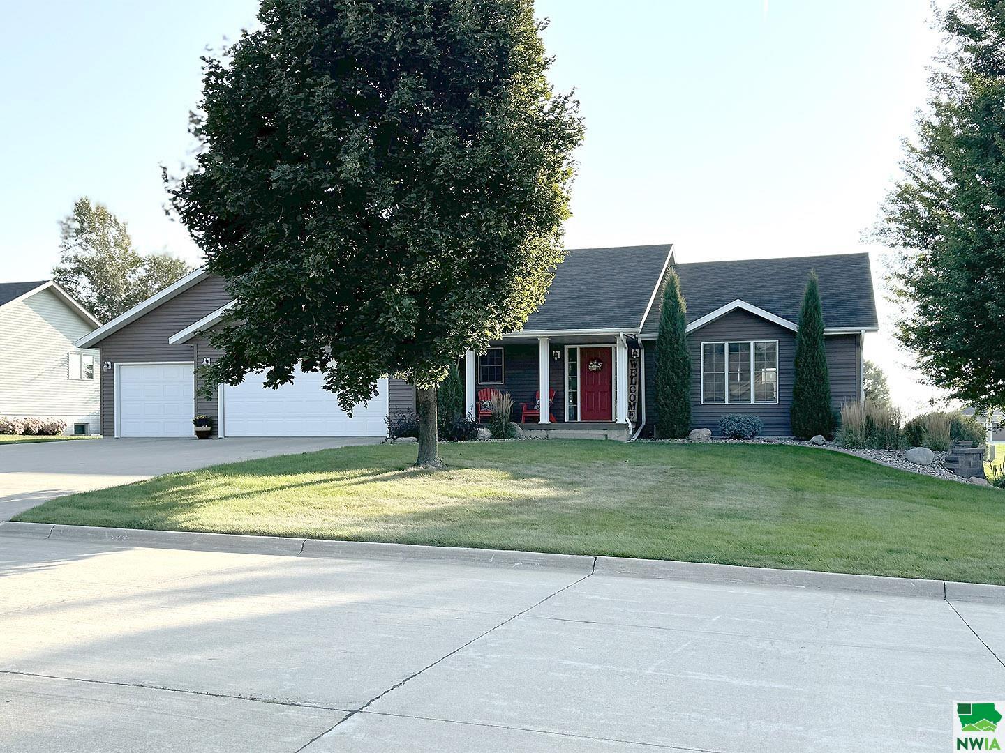 6th Ave, Sioux Center, IA 51250