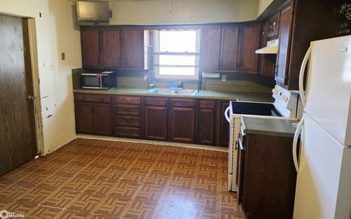 404 Worth St, Ackley, IA, 50601-1133 | Card Image