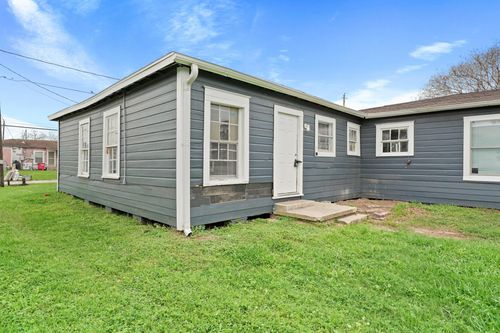 1721 W 5th St, Freeport, TX, 77541-5014 | Card Image