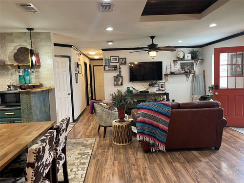 506 E Barton St, Granbury, TX, 76048-1620 | Card Image