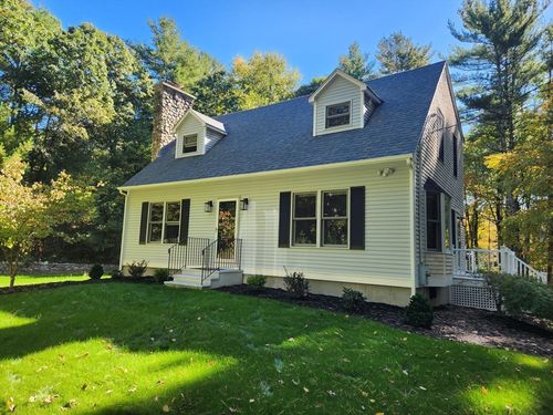 163 Quanapoag Rd, East Freetown, MA, 02717-1404 | Card Image