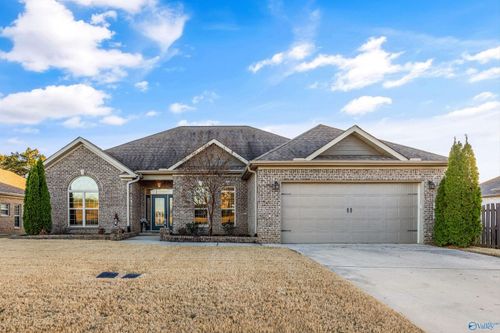 111 Canyon Dr, Madison, AL, 35756-6301 | Card Image