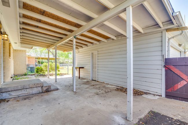 View of patio with fence | Image 22
