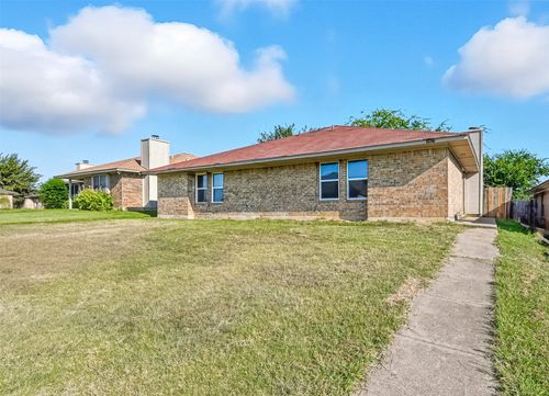 3407 Republic Dr, Forest Hill, TX, 76140-2559 | Card Image