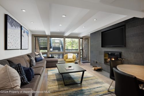 2b-124 W Hyman Ave, Aspen, CO, 81611-1716 | Card Image