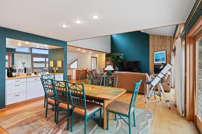 565 Beach Rd, House other with 4 bedrooms, 4 bathrooms and null parking in Harbor Springs MI | Image 14