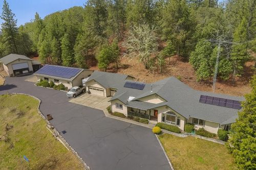 325 Templin Ave, Grants Pass, OR, 97526-7702 | Card Image