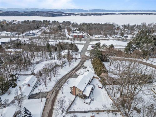 109 Juniper Rdg, Shelburne, VT, 05482-6757 | Card Image