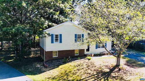 16 Kingston Ct, STUARTS DRAFT, VA, 24477-2519 | Card Image