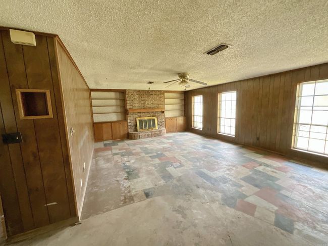 202 Quail Ln, House other with 3 bedrooms, 2 bathrooms and null parking in Hooks TX | Image 9