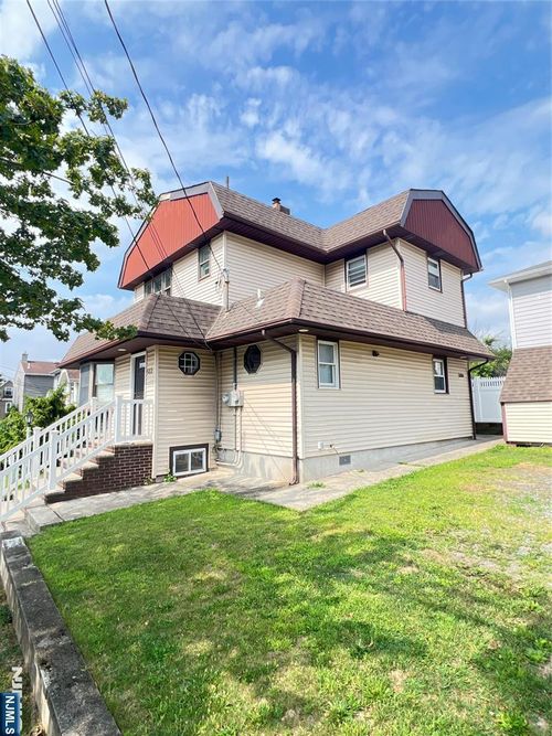 512 Monroe St, Carlstadt, NJ, 07072-1506 | Card Image