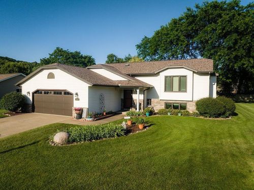2711 S Cedar Ave, Holmen, WI, 54636-9199 | Card Image