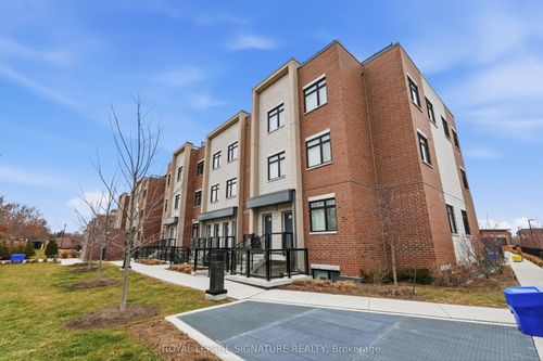 227-1062 Douglas Mccurdy Common, Mississauga, ON, L5G0C6 | Card Image