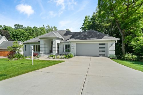 5123 Regents Park Rd, Rockford, IL, 61107-5069 | Card Image
