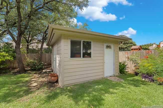 8902 Burnt Path, House other with 3 bedrooms, 3 bathrooms and null parking in Helotes TX | Image 25