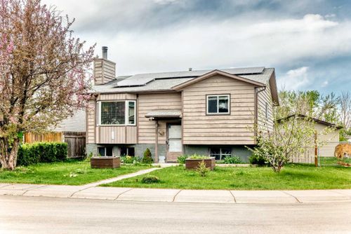 43 Mckenna Way Se, Calgary, AB, T2Z1X4 | Card Image