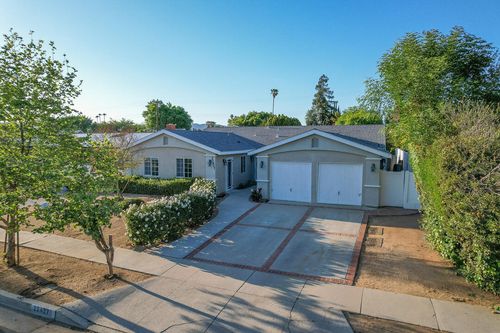 22437 Haynes St, West Hills, CA, 91307-3710 | Card Image