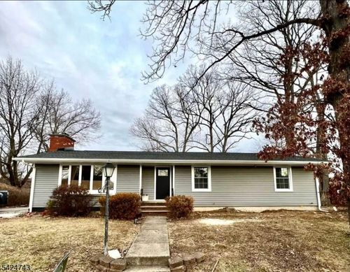 8 Wilcox Ave, Wharton, NJ, 07885-2413 | Card Image