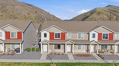 376 S 1580 E, Hyrum, UT, 84319-6736 | Card Image