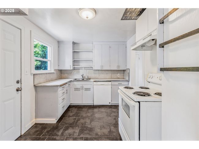 1391 W 5 Th Ave, House other with 3 bedrooms, 1 bathrooms and 1 parking in Eugene OR | Image 9