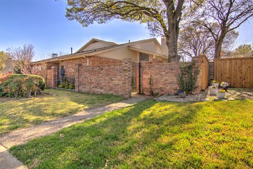 2015 Whippoorwill Ln, Carrollton, TX, 75006-4813 | Card Image