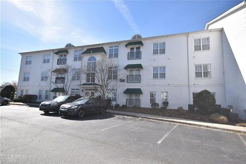 204-104 Sunset Cir, Greensboro, NC, 27408-6648 | Card Image