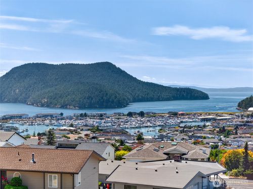 4808 Glasgow Way, Anacortes, WA, 98221-3116 | Card Image