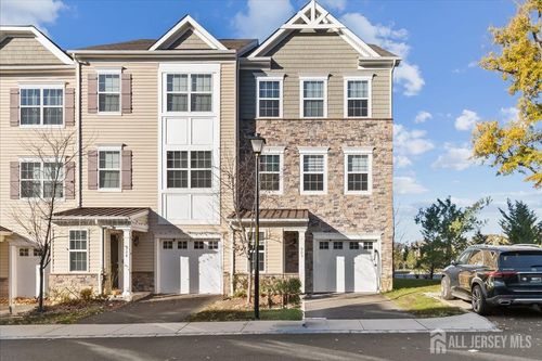 905 Chalmers Ln, Monroe, NJ, 08831-6833 | Card Image