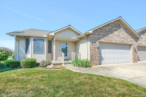 246-5930 Cross Creek Dr, Swartz Creek, MI, 48473-1709 | Card Image