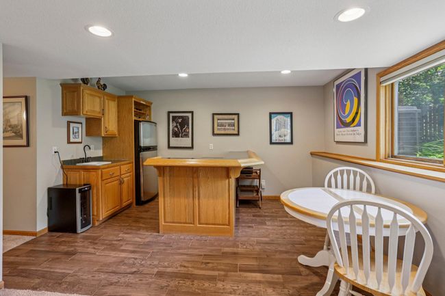 Lower level wet bar | Image 22