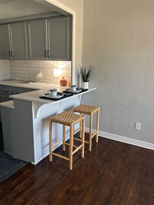 2212 Barclay Rd, The Village, OK, 73120-3814 | Card Image