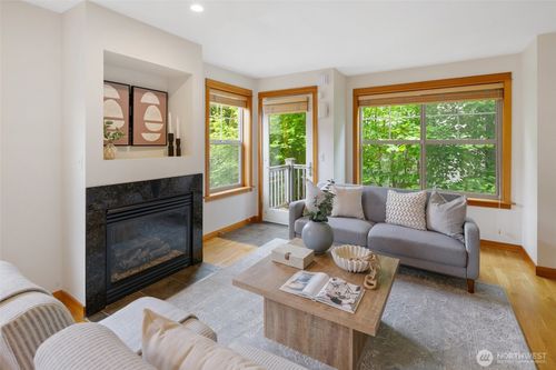 b-140 21st Ave E, Seattle, WA, 98112-5316 | Card Image
