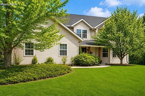 412 E Red Pine Circle, Dousman, WI, 53118 | Card Image