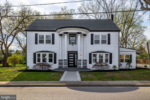 98 N Broad St, SELINSGROVE, PA, 17870-1506 | Card Image