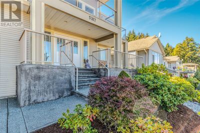 5767 Bradbury Rd, House other with 5 bedrooms, 4 bathrooms and 2 parking in Nanaimo BC | Image 2