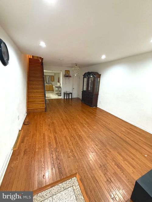 2636 S Alder St, PHILADELPHIA, PA, 19148-4410 | Card Image