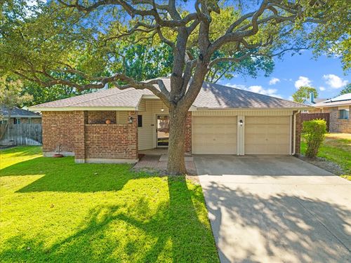 424 Grand Meadow Dr, Fort Worth, TX, 76108-3942 | Card Image