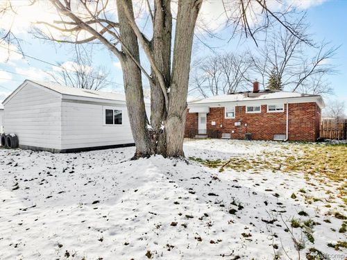 917 Carolina, Marysville, MI, 48040-1241 | Card Image