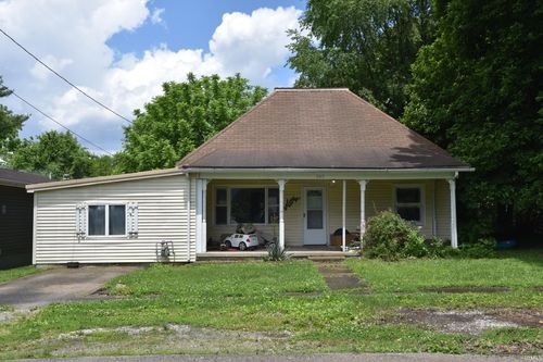 303 E North St, Winslow, IN, 47598-5466 | Card Image