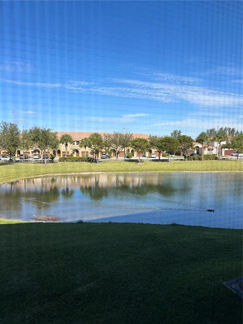 7-10255 Nw 9th Street Cir, Miami, FL, 33172-6642 | Card Image