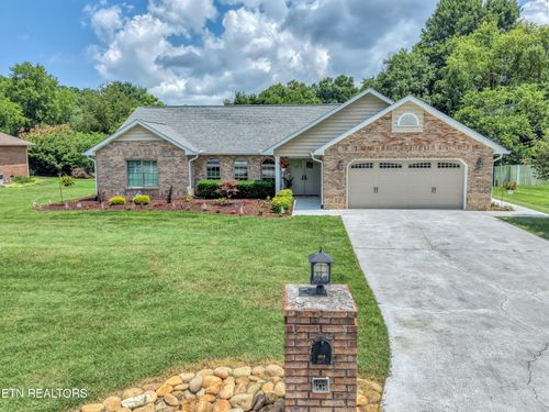 1210 Edinburgh Dr, Maryville, TN, 37803-2696 | Card Image