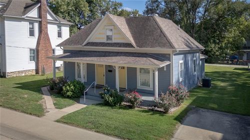 427 Benton Ave, Excelsior Springs, MO, 64024-2403 | Card Image