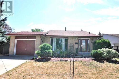 20 Ainsworth St, Stoney Creek, ON, L8J1T1 | Card Image