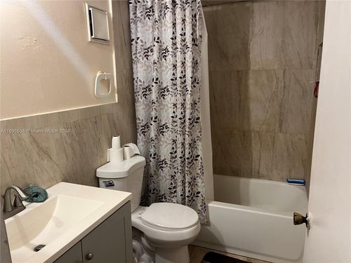 apt-113-3301 Nw 47th Ter, Lauderdale Lakes, FL, 33319-6705 | Card Image