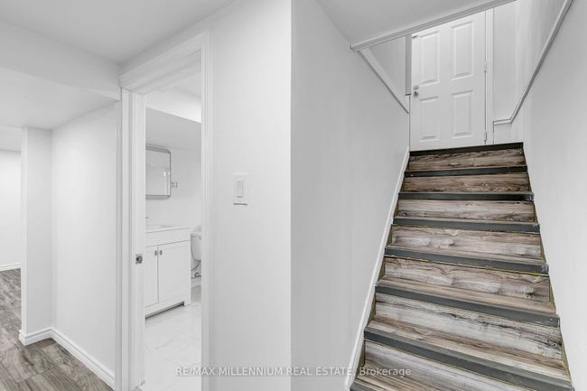 991 Parkview Ave, House other with 5 bedrooms, 2 bathrooms and 2 parking in Windsor ON | Image 14