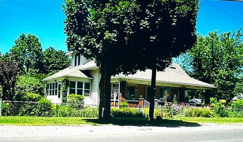 2052 Indiana Ave, Columbus, IN, 47201-6932 | Card Image